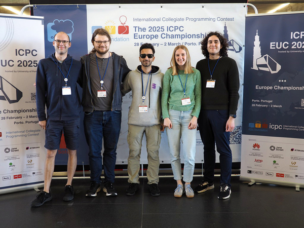The team and coaches: Simon Schwarz, Dominykas Marma, Majid Garoosi, Yasmine Briefs, and Egor Gorbachev (left to right). Photo: MPI-INF